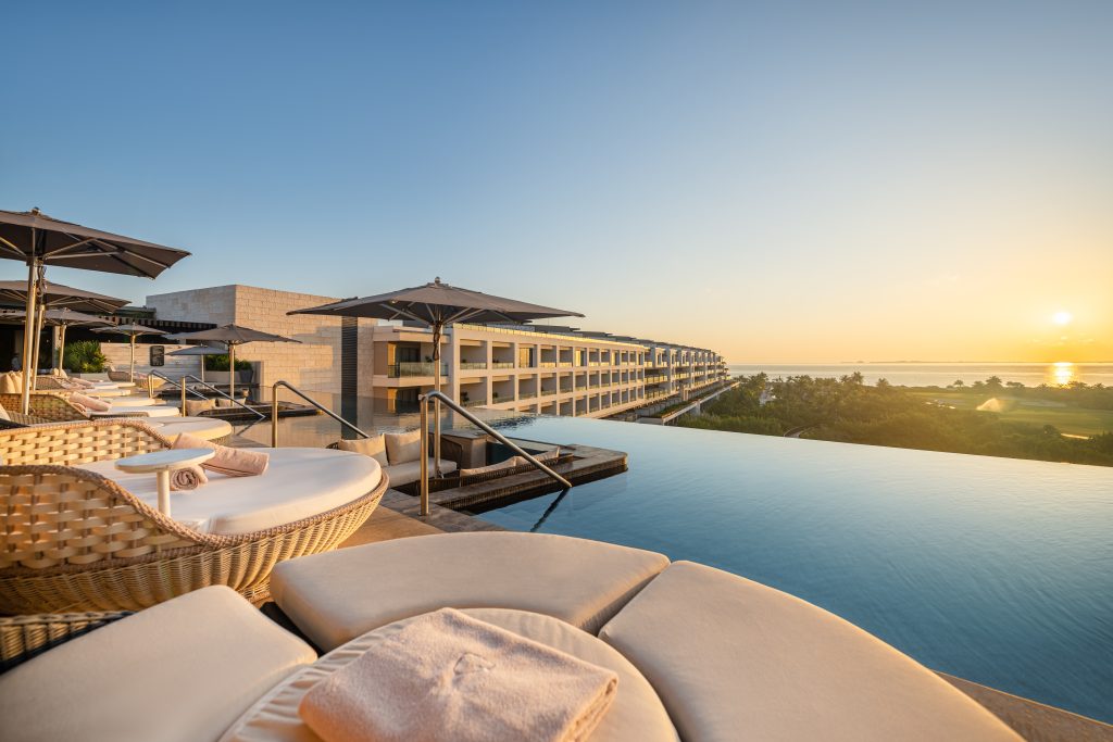 ATELIER Rooftop Pool El Cielo Dawn 01