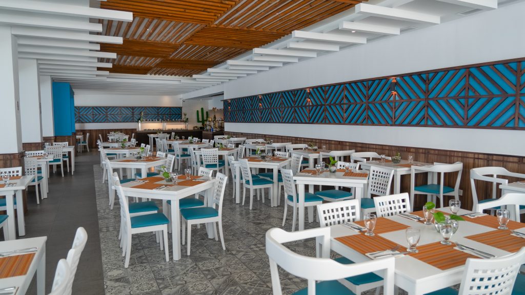 AZUL 01 OLEO Cancun Playa