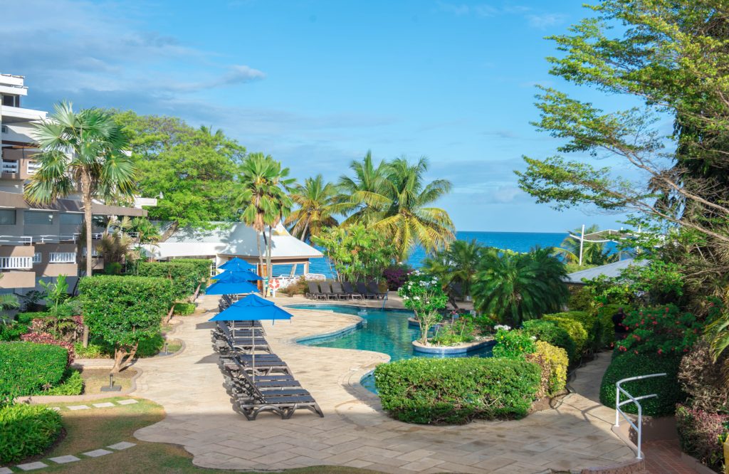 Gardens-Pool