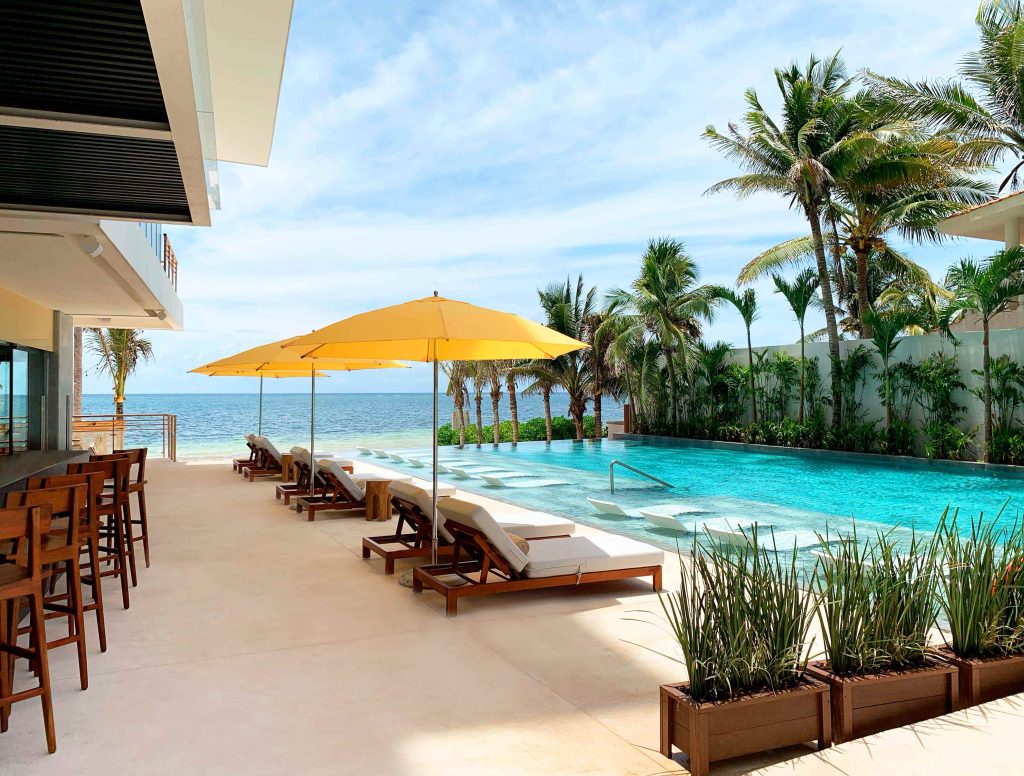 InfinityPool bar