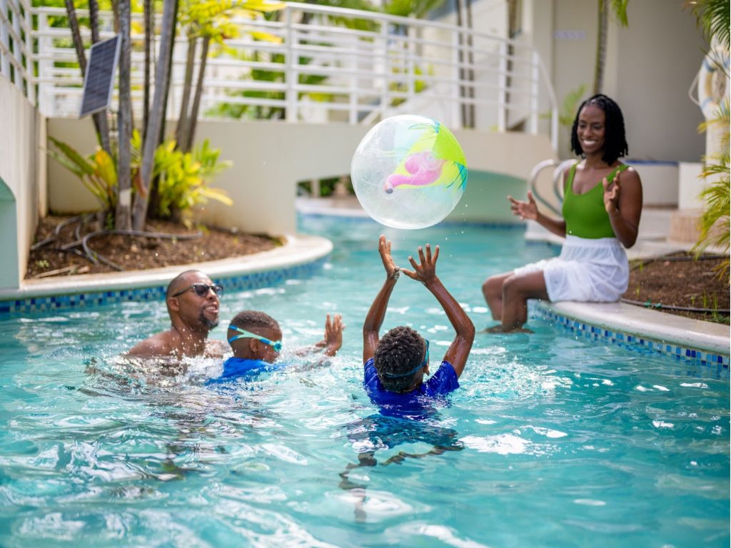 Pool Savannah Beach Club Barbados2000 x 1500 3