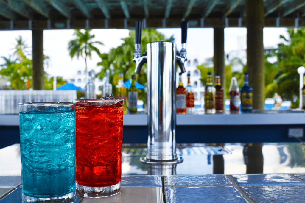 Poolbar-1