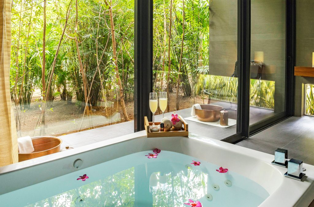 CUNPC_P379 Spa Tub Treatment Suite