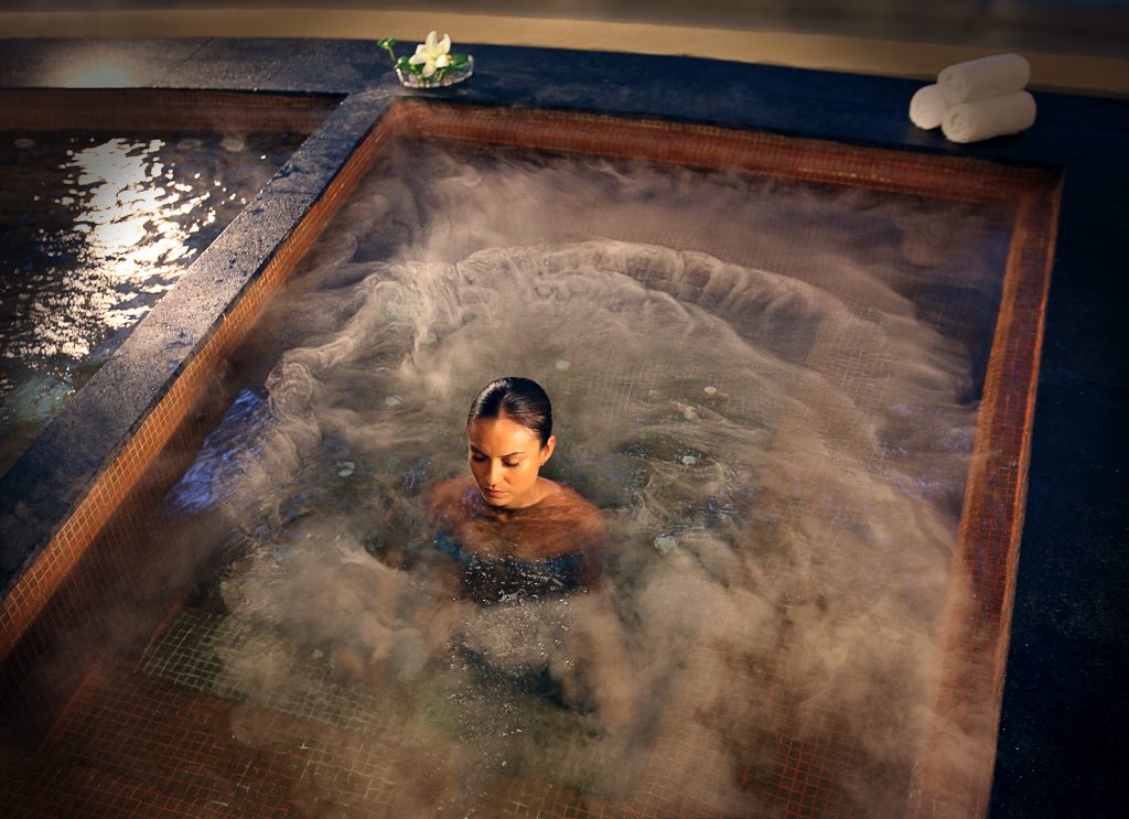 TFB Woman Spa Jacuzzi