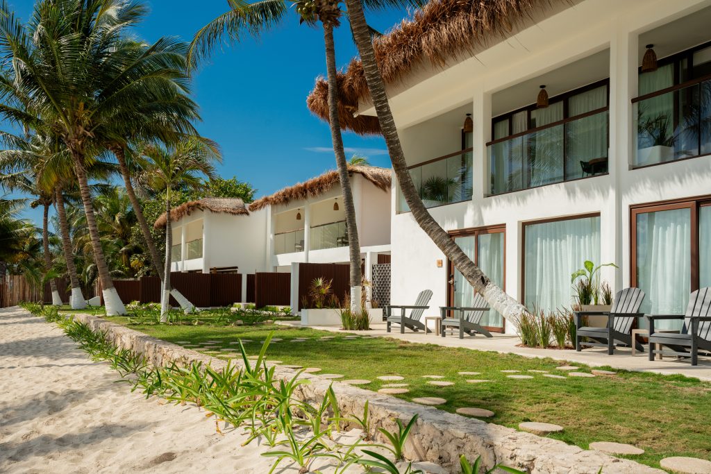 The Beachfront by The Fives Hotels 8