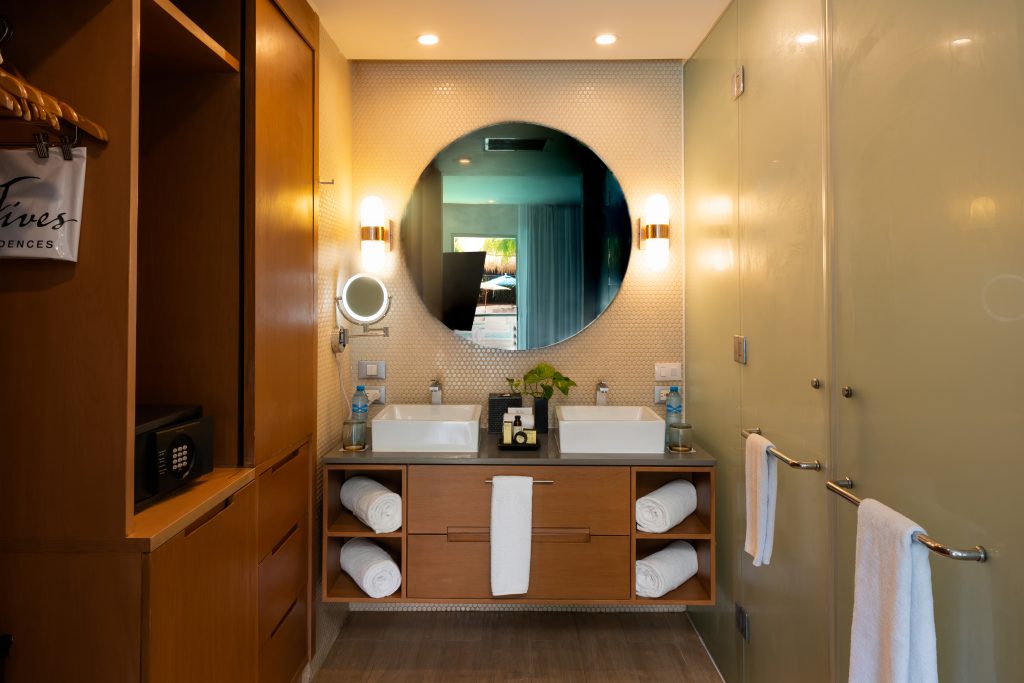 The Fives Beach One Bedroom Swim Up 5