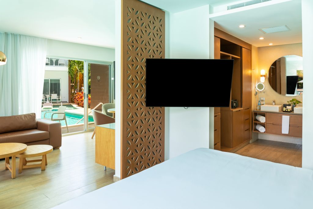 The Fives Beach One Bedroom Swim Up 6