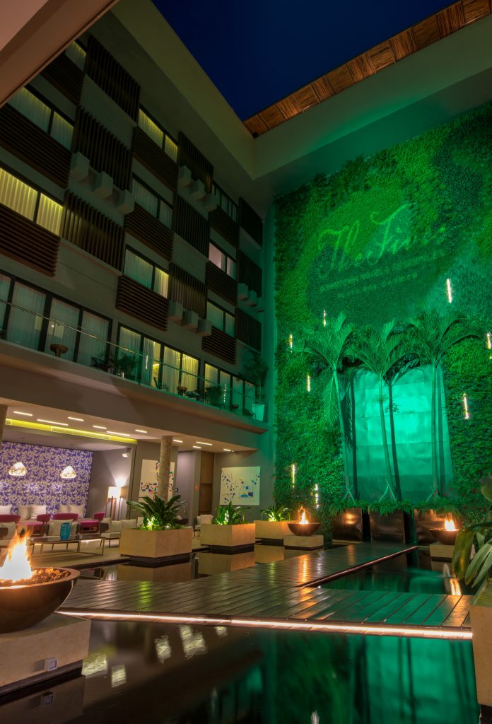 The Fives Downtown. Curio by Hilton. Photography: Victor Elias Photography.