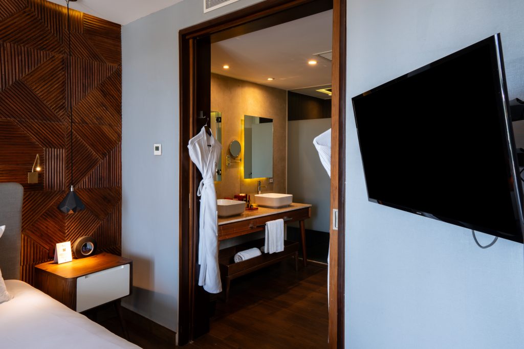 The Fives Downtown Two Bedroom Residence 5