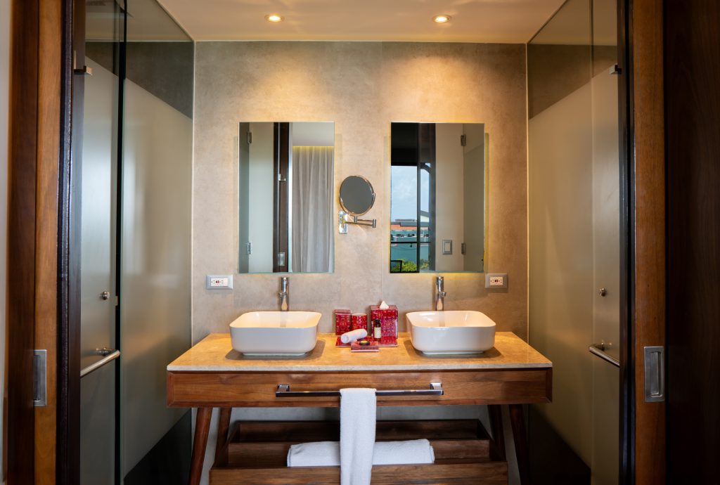 The Fives Downtown Two Bedroom Whirpool 6