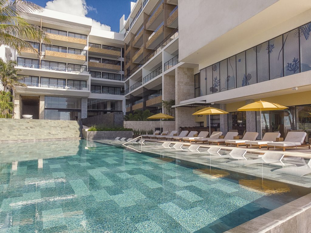 infinity pool 3